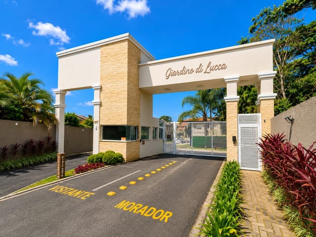 Casa com 304m² 3 quartos e 4 banheiros, à venda, no bairro Santa Felicidade em Curitiba