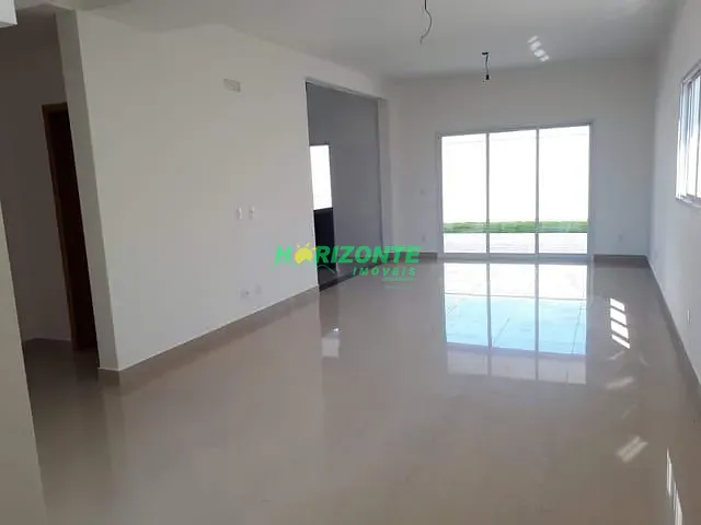 Casa com 300m² 3 quartos e 4 banheiros, à venda, no bairro Condomínio Terras do Vale em Caçapava