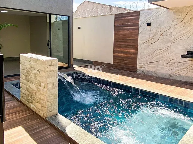 Casa com 322m² 3 quartos e 2 banheiros, à venda, no bairro Residencial Ravena em Senador Canedo