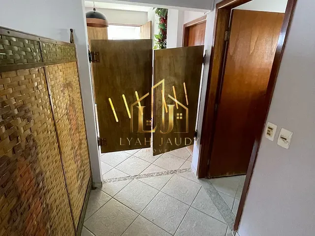 Casa com 1105m² 2 quartos e 3 banheiros, à venda, no bairro Quilombo em Cuiabá
