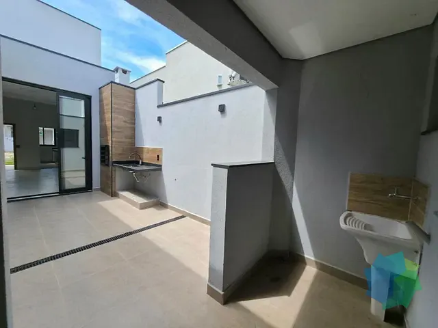 Casa com 175m² 3 quartos e 2 banheiros, à venda ou para alugar, no bairro Loteamento Terras de São Pedro e São Paulo em Salto