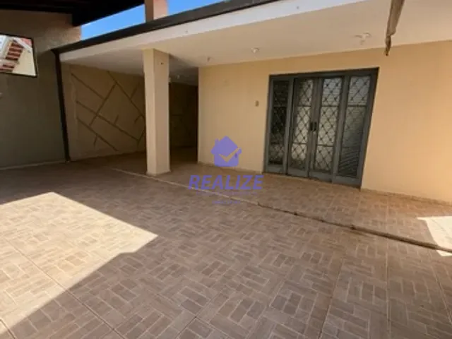 Casa com 243m² 3 quartos e 2 banheiros, à venda, no bairro Chácara Montagna em Botucatu