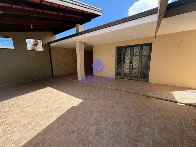 Casa com 243m² 3 quartos e 2 banheiros, à venda, no bairro Chácara Montagna em Botucatu
