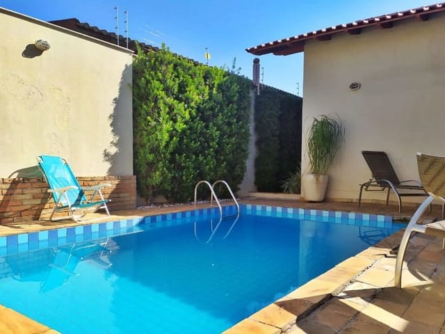 Casa com 300m² 3 quartos e 2 banheiros, à venda, no bairro Jardim Vila Rica em Cambé