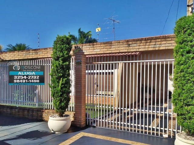 Casa com 300m² 3 quartos e 2 banheiros, à venda, no bairro Jardim Vila Rica em Cambé