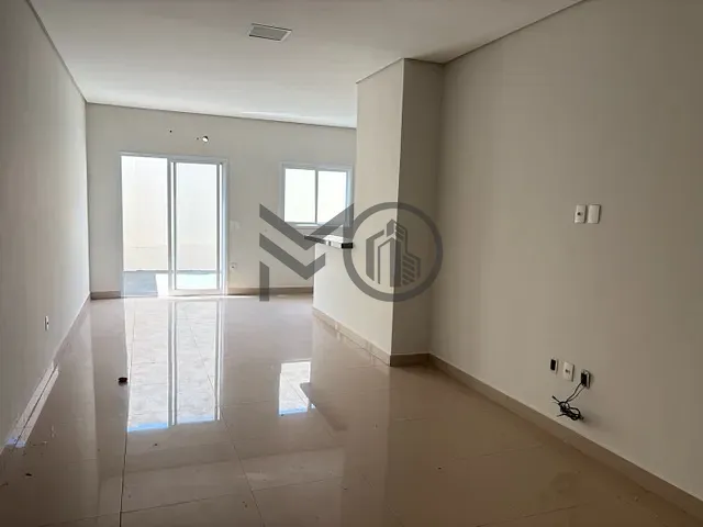 Casa 3 quartos e 2 banheiros, à venda, no bairro Glória em Várzea Grande