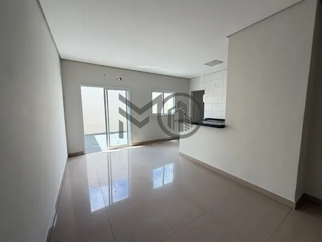 Casa 3 quartos e 2 banheiros, à venda, no bairro Glória em Várzea Grande