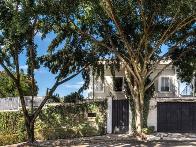 Casa com 791m² 4 quartos e 8 banheiros, à venda, no bairro Jardim Guedala em São Paulo