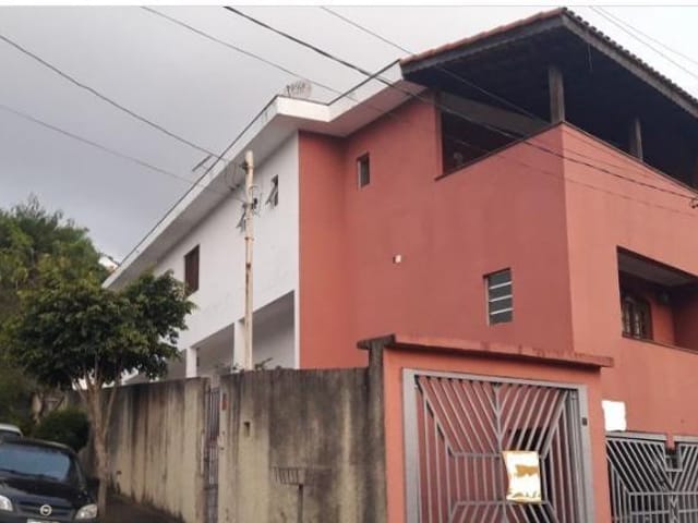 Casa com 260m² 4 quartos e 3 banheiros, à venda, no bairro Jardim São Miguel em Taboão da Serra