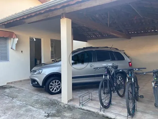 Casa com 250m² 3 quartos e 2 banheiros, à venda, no bairro Residencial Village Santana em Guaratinguetá