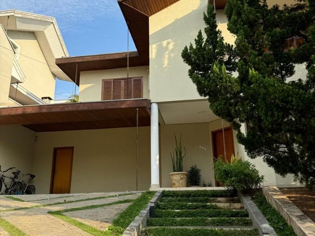 Casa com 395m² 4 quartos e 5 banheiros, para alugar, no bairro Urbanova em São José dos Campos