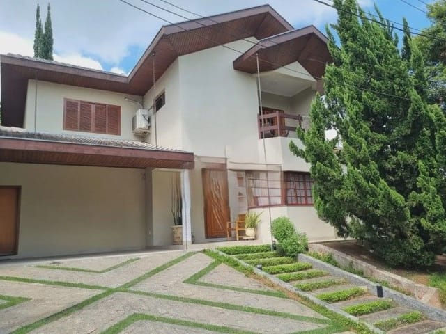 Casa com 395m² 4 quartos e 5 banheiros, para alugar, no bairro Urbanova em São José dos Campos