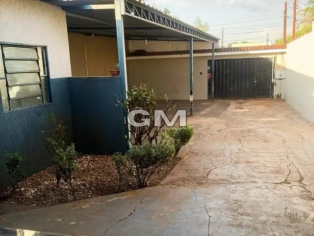 Casa com 300m² 2 quartos e 1 banheiro, à venda, no bairro Parque Ribeirão Preto em Ribeirão Preto
