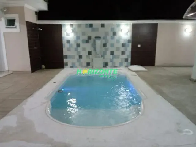 Casa com 350m² 3 quartos e 4 banheiros, à venda, no bairro Piracangaguá em Taubaté