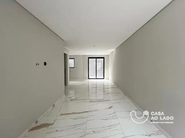 Casa 3 quartos e 3 banheiros, à venda, no bairro Santa Cândida em Curitiba