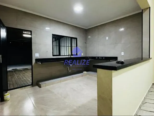 Casa com 250m² 3 quartos e 2 banheiros, à venda, no bairro Residencial Lívia I em Botucatu
