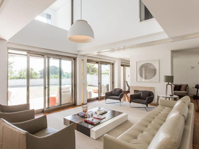 Casa com 1235m² 3 quartos e 6 banheiros, à venda, no bairro Vila Tramontano em São Paulo
