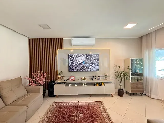Casa 4 quartos e 5 banheiros, à venda, no bairro Tarumã em Santana de Parnaíba