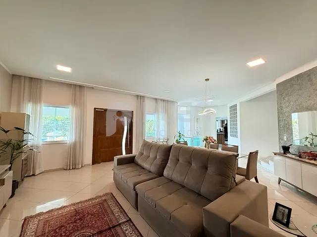 Casa 4 quartos e 5 banheiros, à venda, no bairro Tarumã em Santana de Parnaíba