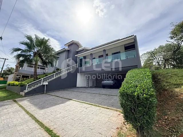 Casa 4 quartos e 5 banheiros, à venda, no bairro Tarumã em Santana de Parnaíba