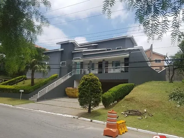 Casa 4 quartos e 5 banheiros, à venda, no bairro Tarumã em Santana de Parnaíba