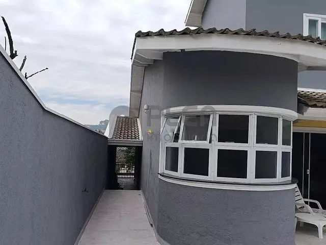 Casa 4 quartos e 5 banheiros, à venda, no bairro Tarumã em Santana de Parnaíba