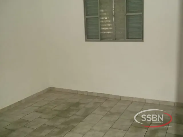 Casa 2 quartos e 1 banheiro, para alugar, no bairro Parque Residencial Klavin em Nova Odessa