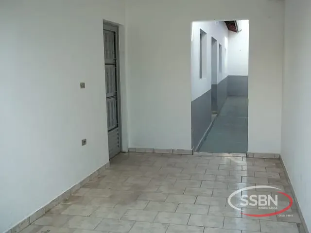 Casa 2 quartos e 1 banheiro, para alugar, no bairro Parque Residencial Klavin em Nova Odessa