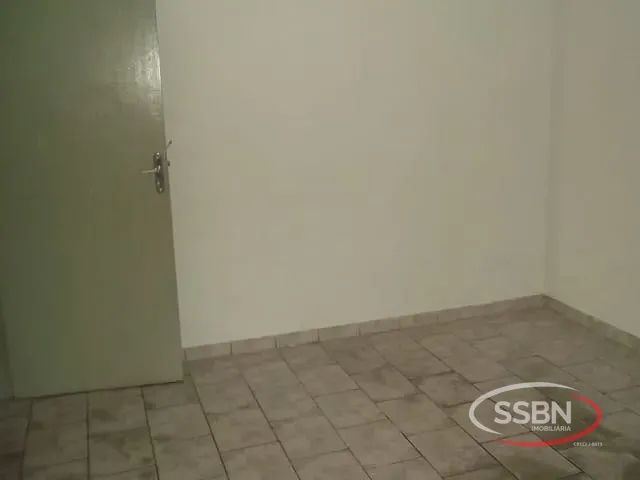 Casa 2 quartos e 1 banheiro, para alugar, no bairro Parque Residencial Klavin em Nova Odessa