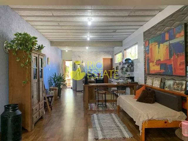 Casa com 725m² 3 quartos e 2 banheiros, à venda, no bairro Varjão  em Pinheiral