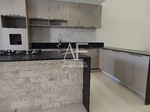 Casa com 250m² 3 quartos e 2 banheiros, à venda ou para alugar, no bairro Bairro dos Guedes em Tremembé