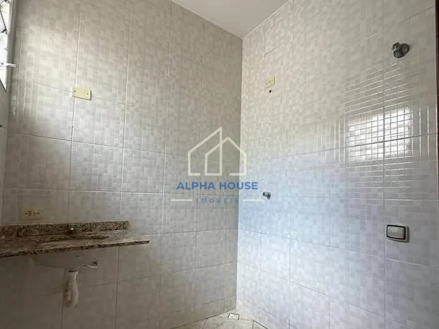 Casa com 125m² 2 quartos e 1 banheiro, à venda, no bairro Mombaça em Pindamonhangaba