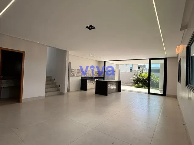 Casa com 334m² 4 quartos e 4 banheiros, à venda, no bairro Jardim Cristal em Aparecida de Goiânia
