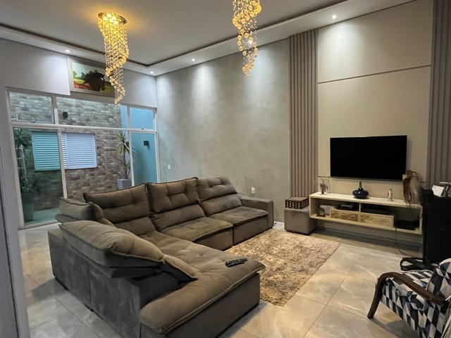 Casa com 200m² 3 quartos e 1 banheiro, à venda, no bairro Frezzarin 2 em Santa Bárbara D'Oeste