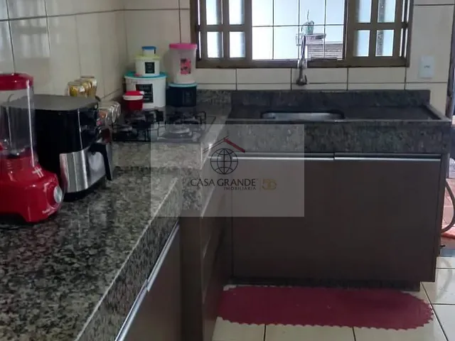 Casa 3 quartos e 1 banheiro, à venda, no bairro Conjunto Habitacional Santiago em Rolândia