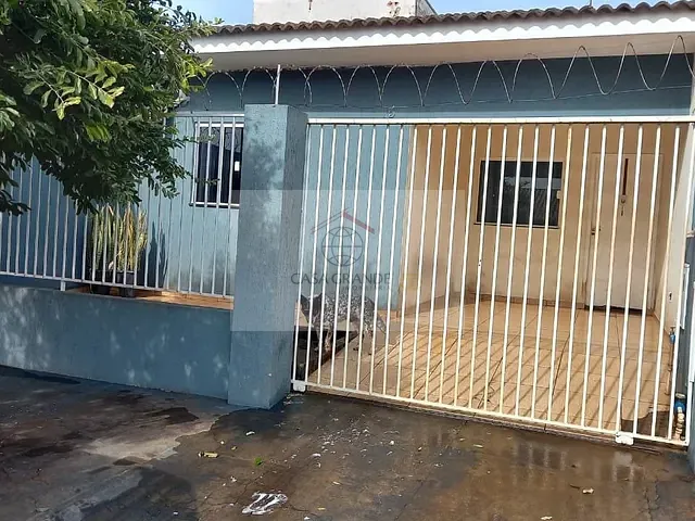 Casa 3 quartos e 1 banheiro, à venda, no bairro Conjunto Habitacional Santiago em Rolândia