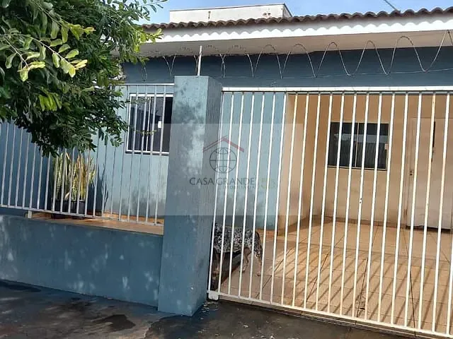 Casa 3 quartos e 1 banheiro, à venda, no bairro Conjunto Habitacional Santiago em Rolândia