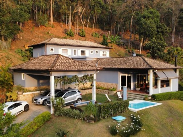Casa com 3403m², à venda, no bairro Corrêas em Petrópolis