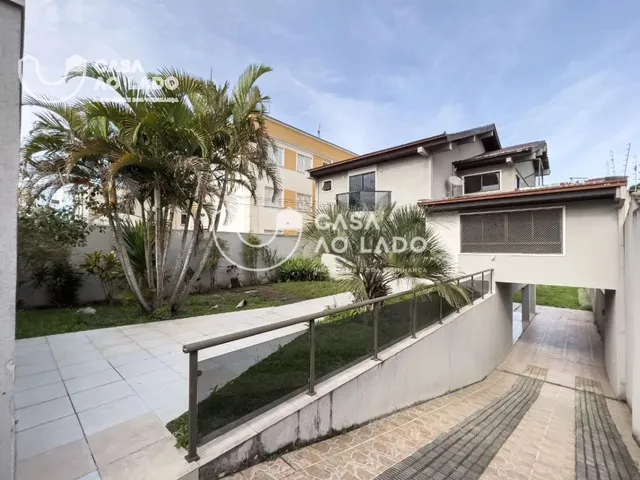 Casa com 720m², para alugar, no bairro Bacacheri em Curitiba