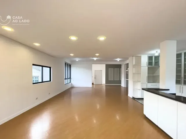 Casa com 720m² 3 quartos e 7 banheiros, para alugar, no bairro Bacacheri em Curitiba