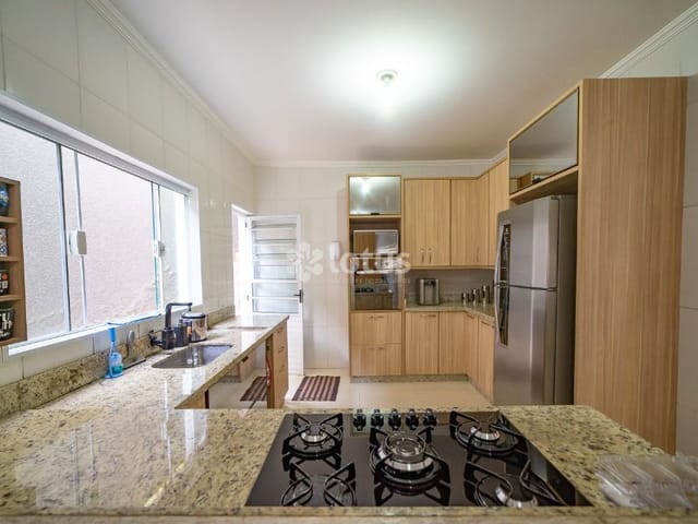 Casa com 150m² 3 quartos e 3 banheiros, à venda, no bairro Colinas da Anhangüera em Santana de Parnaíba