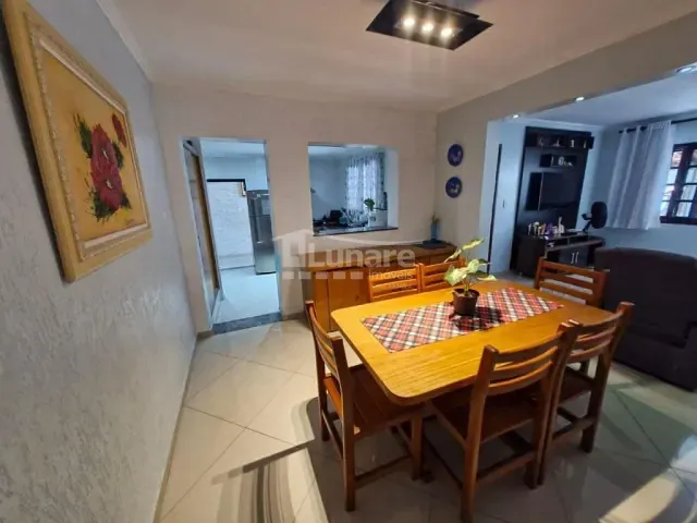 Casa com 250m² 3 quartos e 2 banheiros, à venda, no bairro Jardim Santa Teresa em Mogi das Cruzes