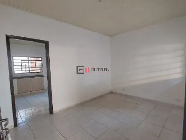 Casa 2 quartos e 1 banheiro, para alugar, no bairro Jardim Alvorada em Londrina