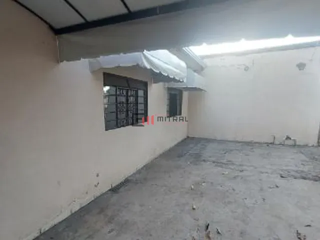 Casa 2 quartos e 1 banheiro, para alugar, no bairro Jardim Alvorada em Londrina