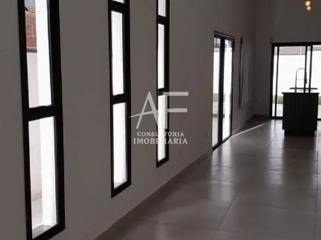 Casa com 300m² 3 quartos e 2 banheiros, à venda, no bairro Residencial Colinas em Caçapava