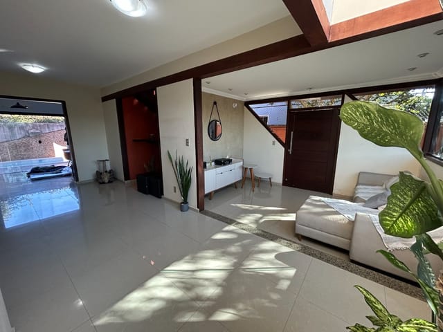 Casa com 150m² 3 quartos e 2 banheiros, à venda, no bairro Lagoa em Macaé
