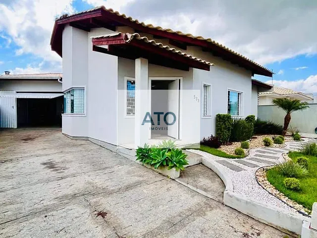 Casa com 360m², à venda, no bairro Universitário em Tijucas