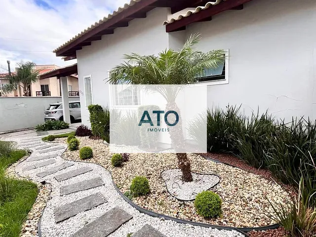 Casa com 360m², à venda, no bairro Universitário em Tijucas