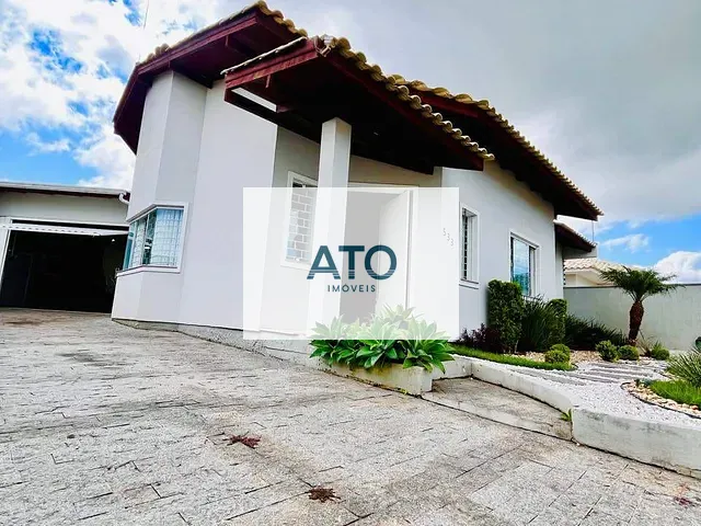 Casa com 360m², à venda, no bairro Universitário em Tijucas