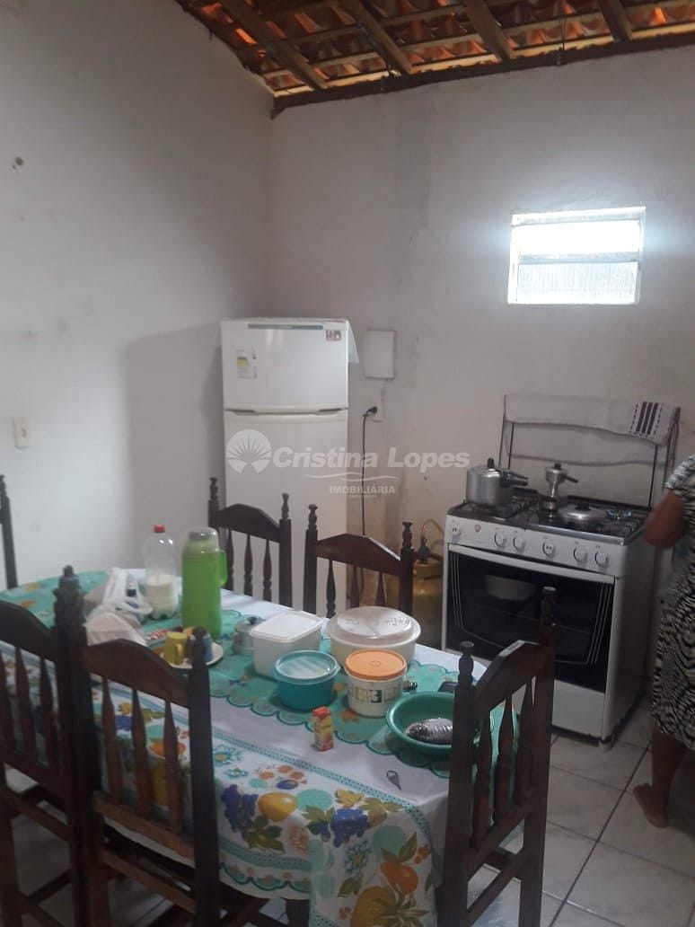 Casa à venda com 2 quartos, 10m² - Foto 2